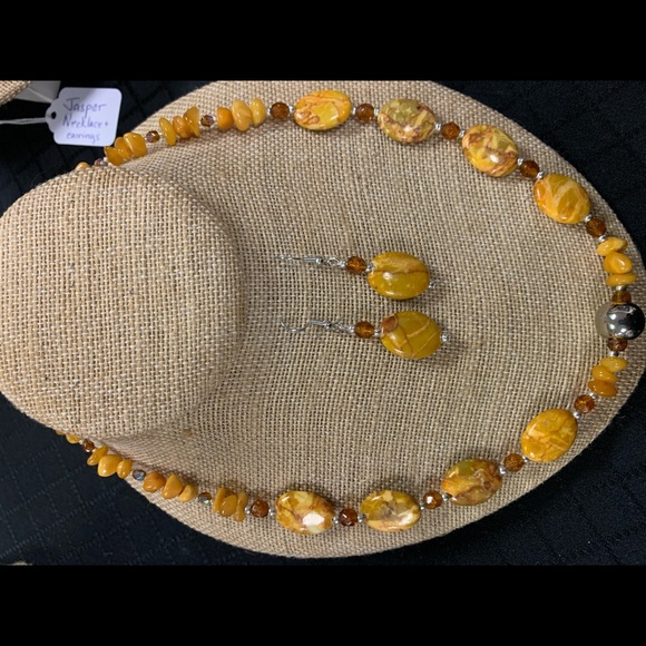 Amethyst Tree of Life pendant Necklace - Picture 2 of 2